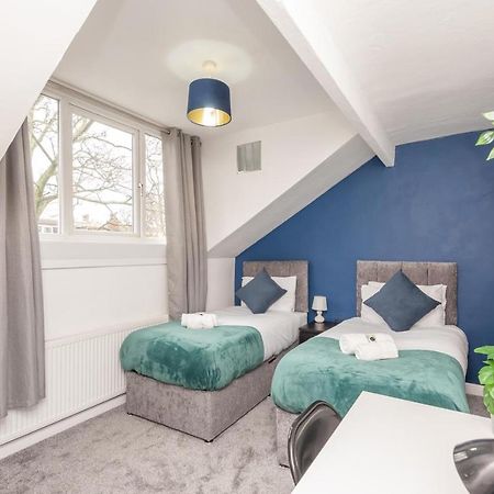 Leeds 4-Bed House - Sleeps 9 Free Parking & Wifi Villa Ngoại thất bức ảnh