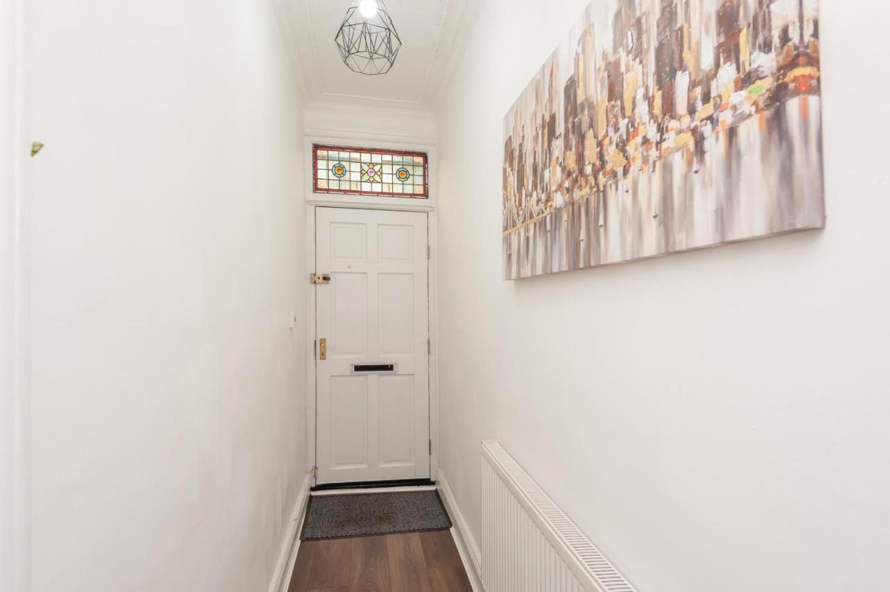 Leeds 4-Bed House - Sleeps 9 Free Parking & Wifi Villa Ngoại thất bức ảnh