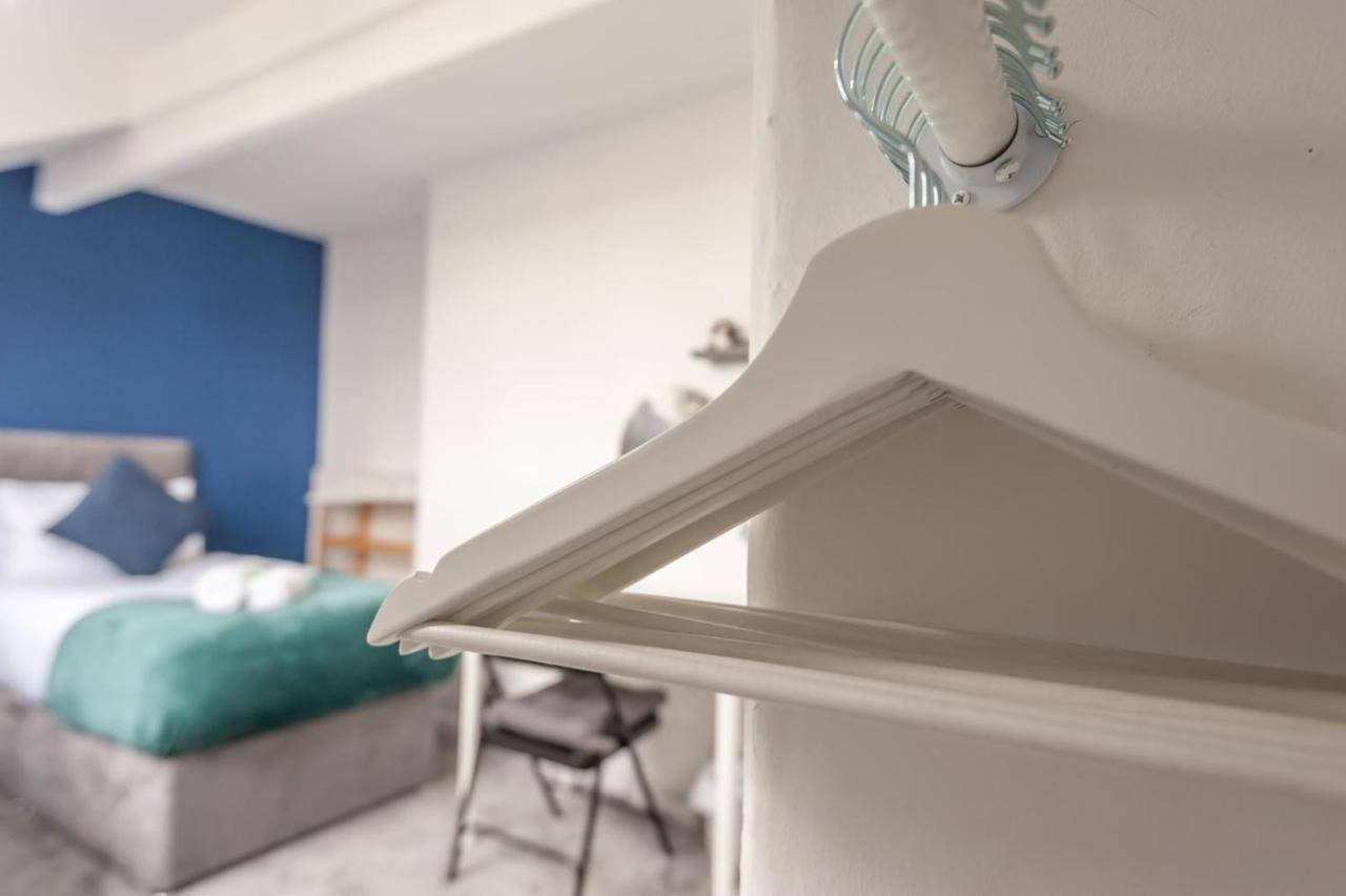 Leeds 4-Bed House - Sleeps 9 Free Parking & Wifi Villa Ngoại thất bức ảnh