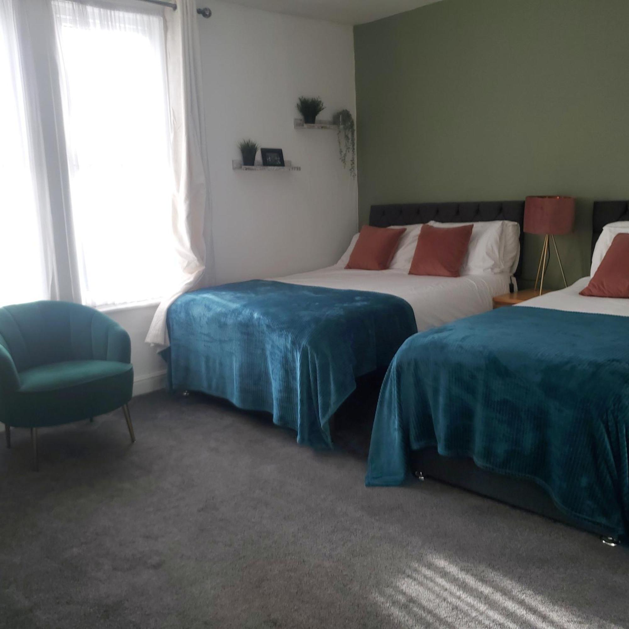 Leeds 4-Bed House - Sleeps 9 Free Parking & Wifi Villa Ngoại thất bức ảnh